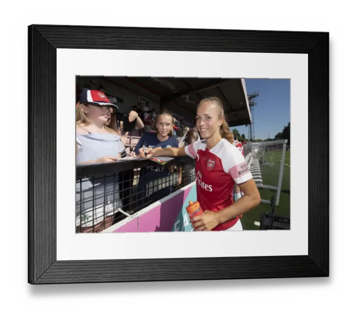 Framed Print : Arsenal Women vs Juventus: Pre-Season Friendly (May 8, 2018) Framed Print : Arsenal Women vs Juventus: Pre-Season Friendly (May 8, 2018)