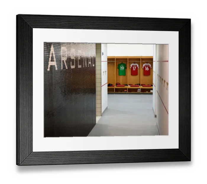 Framed Print : Arsenal FC: Unity in the Changing Room Before Facing Manchester City (2018-19)