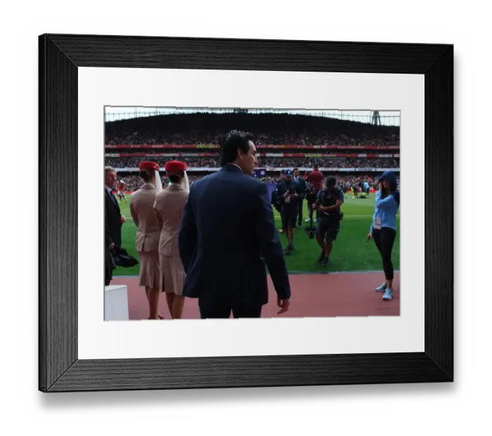 Framed Print : Unai Emery Suffers Defeat Against Manchester City in Premier League: Arsenal 0-2