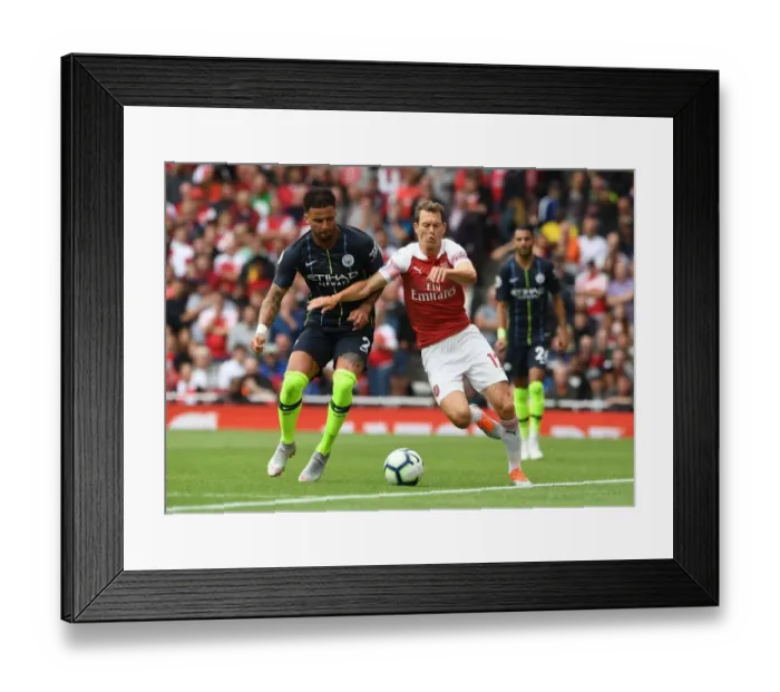Framed Print : Arsenal vs Manchester City: Lichtsteiner vs Walker - Premier League Clash Framed Print : Arsenal vs Manchester City: Lichtsteiner vs Walker - Premier League Clash