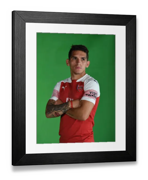 Framed Print : Arsenal's 2018 / 19 First Team: Lucas Torreira at the Team Photo Call