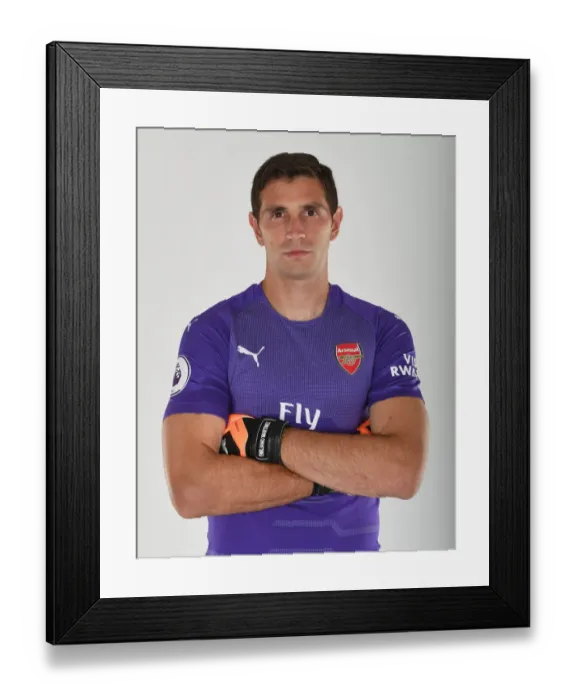 Framed Print : Arsenal's Emiliano Martinez at 2018 / 19 First Team Photo Call Framed Print : Arsenal's Emiliano Martinez at 2018 / 19 First Team Photo Call