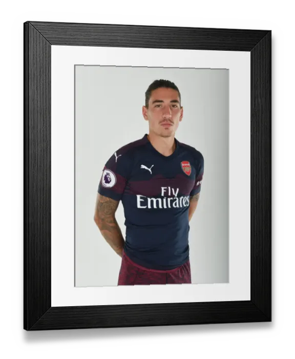 Framed Print : Arsenal's Hector Bellerin at 2018 / 19 First Team Photo Call Framed Print : Arsenal's Hector Bellerin at 2018 / 19 First Team Photo Call
