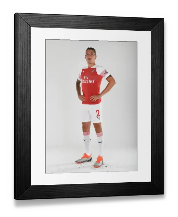 Framed Print : Arsenal's Hector Bellerin at 2018 / 19 First Team Photo Call Framed Print : Arsenal's Hector Bellerin at 2018 / 19 First Team Photo Call