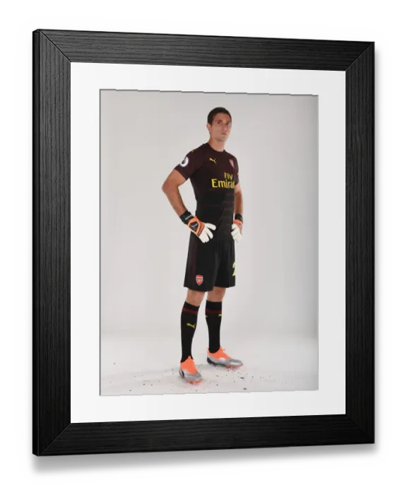 Framed Print : Emiliano Martinez at Arsenal's 2018 / 19 First Team Photo Call