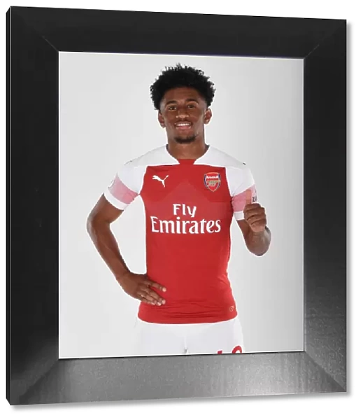 Arsenal First Team 2018 / 19: ST ALBANS Photocall