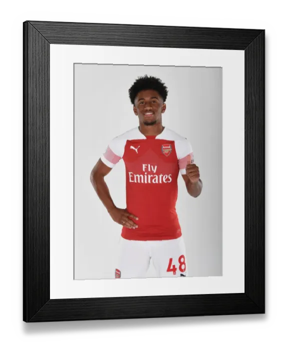 Framed Print : Arsenal First Team 2018 / 19: ST ALBANS Photocall