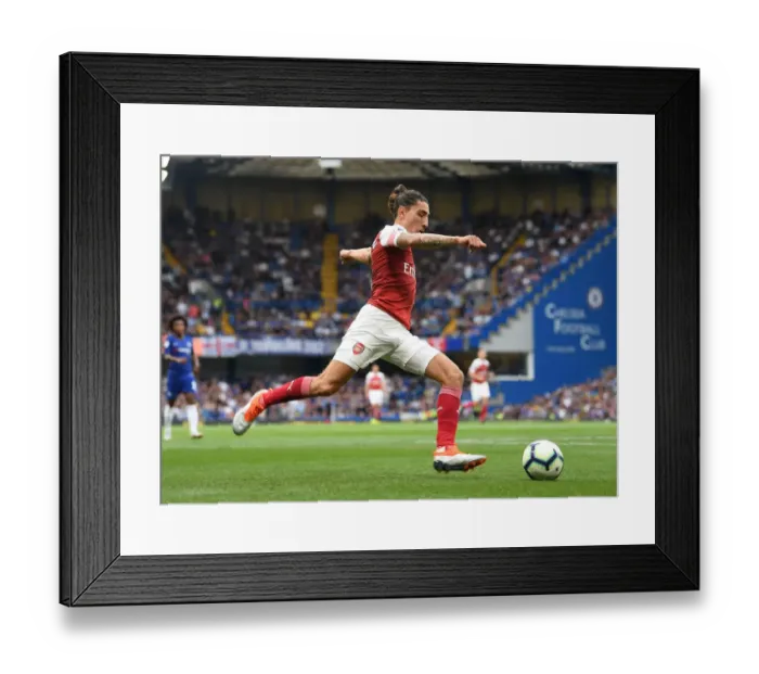 Framed Print : Hector Bellerin in Action: Arsenal vs Chelsea (2018-19)