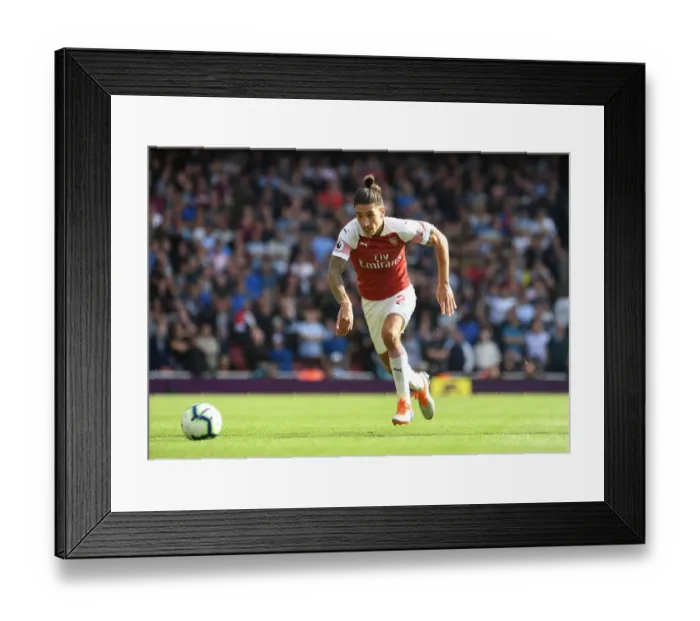 Framed Print : Hector Bellerin: Arsenal's Defensive Powerhouse in Action Against West Ham United, Premier League 2018-19