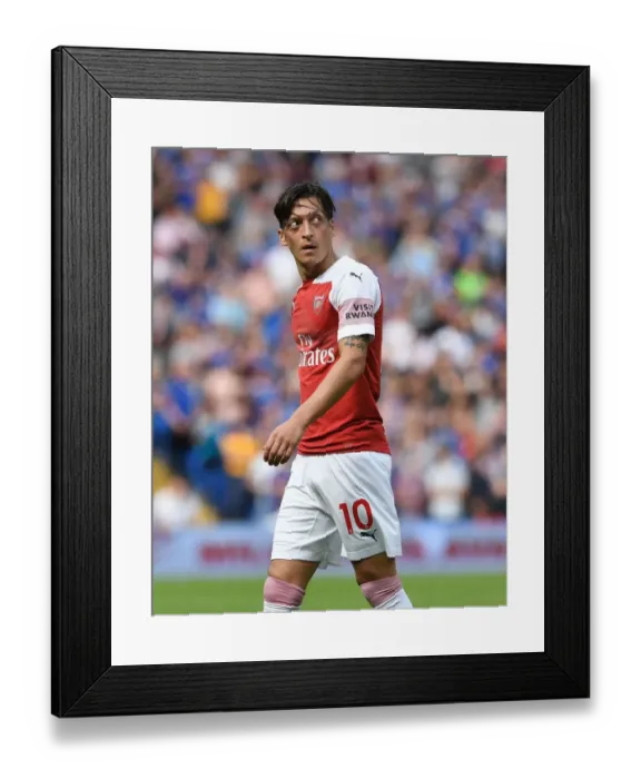 Framed Print : Mesut Ozil in Action: Cardiff City vs. Arsenal, Premier League 2018-19 Framed Print : Mesut Ozil in Action: Cardiff City vs. Arsenal, Premier League 2018-19