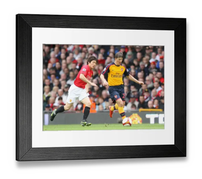 Framed Print : Arshavin vs. Park: The Battle of Old Trafford, Manchester United vs. Arsenal, 0:0, Barclays Premier League, May 16, 2009