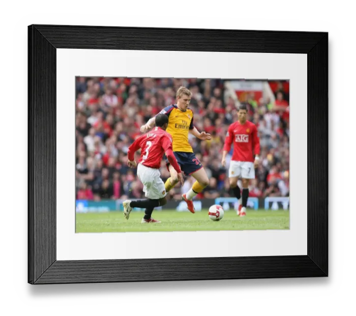 Framed Print : Nicklas Bendtner (Arsenal) Patrice Evra (Man United)