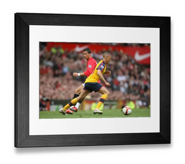 Framed Print : Kieran Gibbs (Arsenal) Ronaldo (Man United)