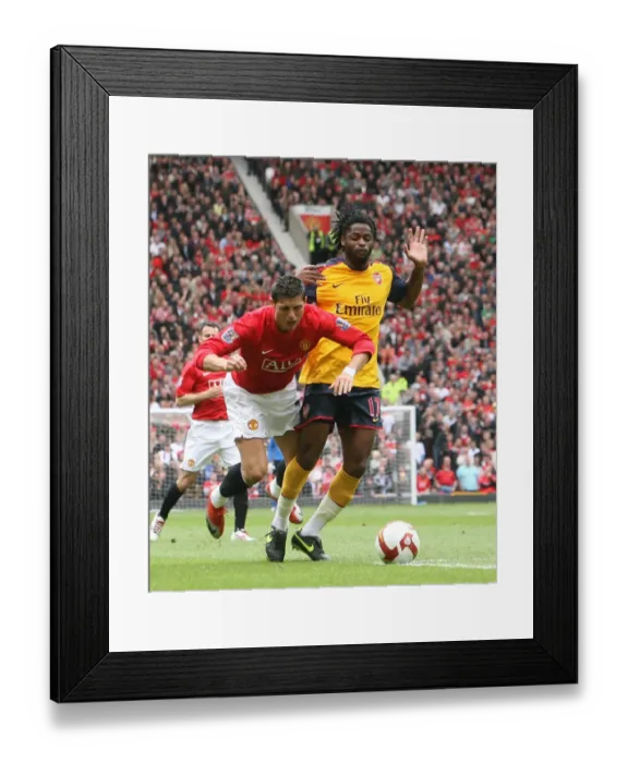 Framed Print : Alex Song (Arsenal) Christiano Ronaldo (Man United)