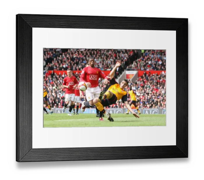 Framed Print : Robin van Persie (Arsenal) Patrice Evra (Man United) Framed Print : Robin van Persie (Arsenal) Patrice Evra (Man United)