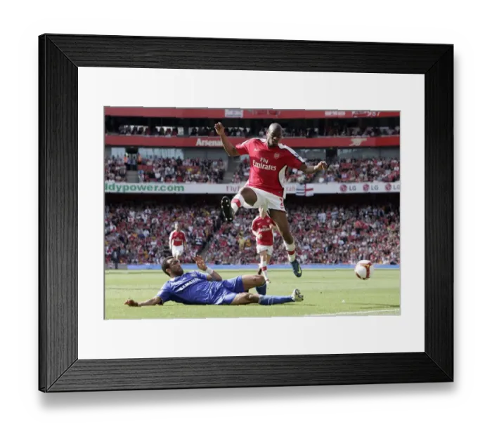 Framed Print : Abou Diaby (Arsenal) Jose Bosingwa (Chelsea) Framed Print : Abou Diaby (Arsenal) Jose Bosingwa (Chelsea)