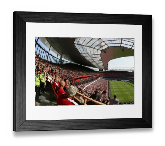 Framed Print : Dominant Chelsea Crushes Arsenal 4-1 in Premier League Showdown at Emirates Stadium, 2009