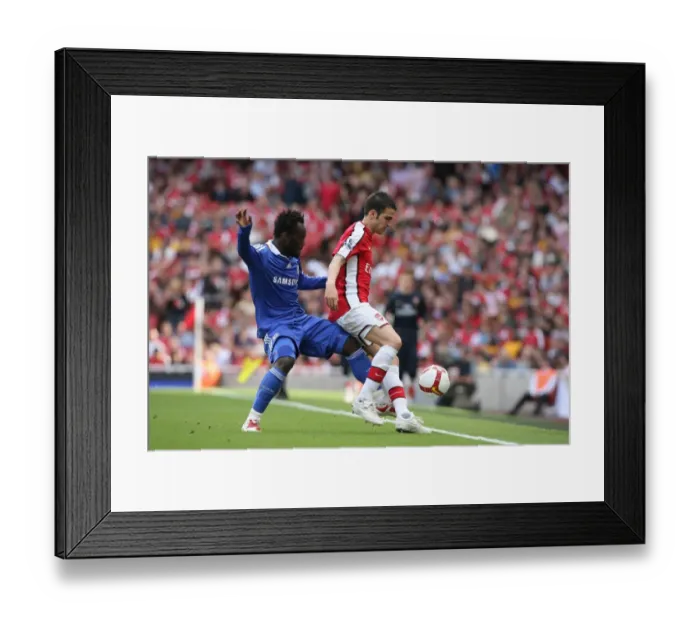 Framed Print : Cesc Fabregas (Arsenal) Michael Essien (Chelsea)