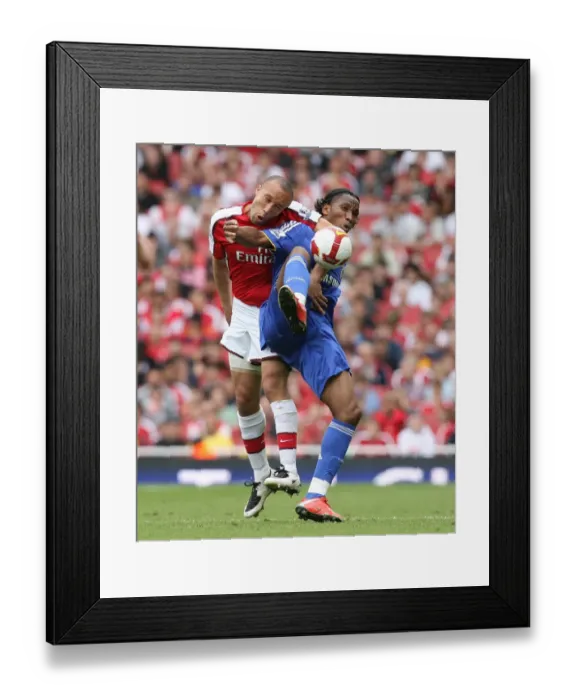 Framed Print : Mikael Silvestre (Arsenal) Didier Drogba (Chelsea) Framed Print : Mikael Silvestre (Arsenal) Didier Drogba (Chelsea)