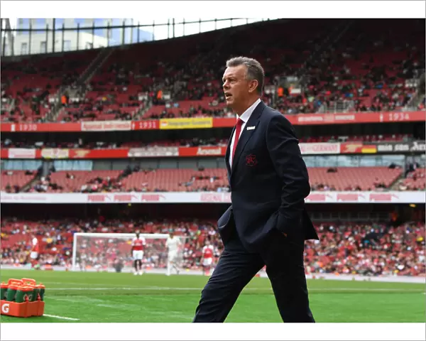Arsenal Legends vs Real Madrid Legends: A Clash of Football Greats - David O'Leary at the Helm