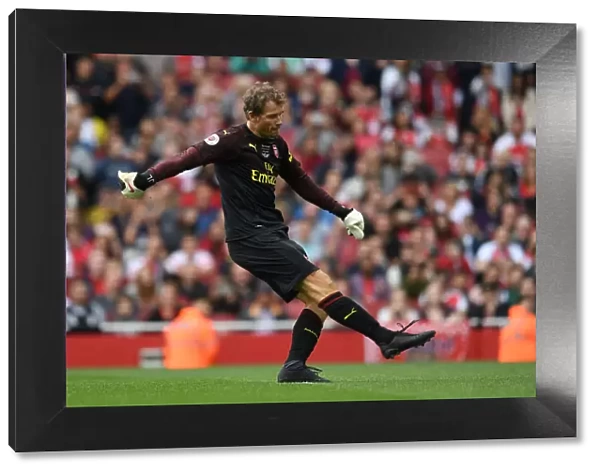Jens Lehmann Scores Penalty in Arsenal Legends vs Real Madrid Legends Shootout