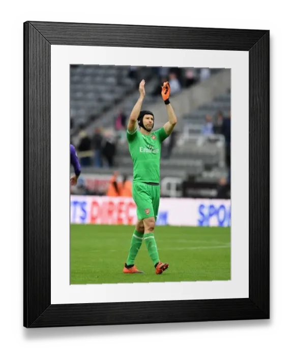 Framed Print : Petr Cech Celebrates with Arsenal Fans after Newcastle United Victory