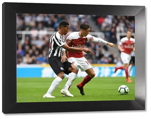 Mesut Ozil vs. Isaac Hayden: Clash at St. James Park - Newcastle United vs. Arsenal FC, Premier League 2018-19