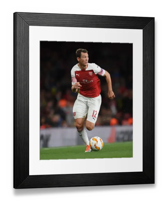 Framed Print : Stephan Lichtsteiner in Action: Arsenal vs Vorskla Poltava, UEFA Europa League 2018-19 Framed Print : Stephan Lichtsteiner in Action: Arsenal vs Vorskla Poltava, UEFA Europa League 2018-19