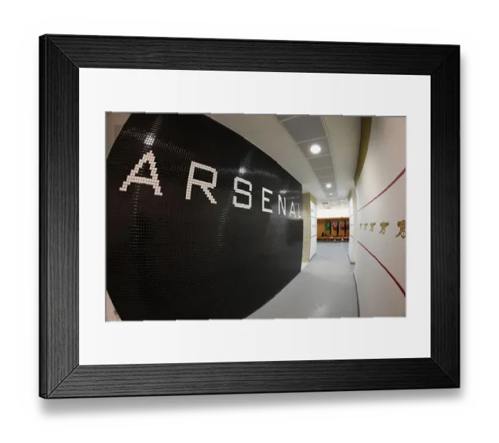 Framed Print : Arsenal Football Club: Pre-Match Huddle in the Changing Room (Arsenal v Everton, 2018-19)