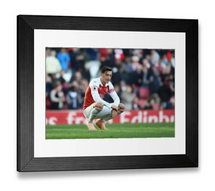 Framed Print : Mesut Ozil in Action: Arsenal vs. Everton, Premier League 2018-19 Framed Print : Mesut Ozil in Action: Arsenal vs. Everton, Premier League 2018-19