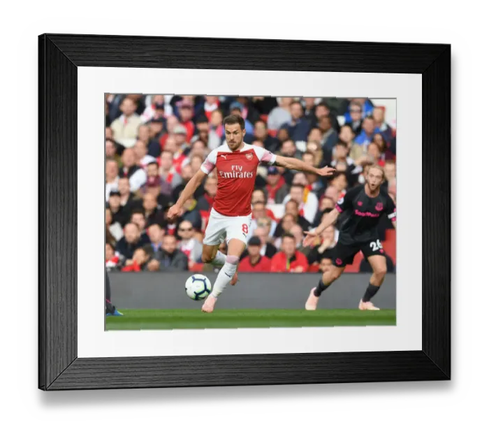 Framed Print : Arsenal's Aaron Ramsey in Action against Everton (Premier League 2018-19)