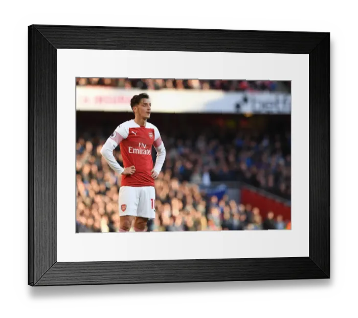 Framed Print : Mesut Ozil in Action: Arsenal vs Everton, Premier League 2018-19 Framed Print : Mesut Ozil in Action: Arsenal vs Everton, Premier League 2018-19