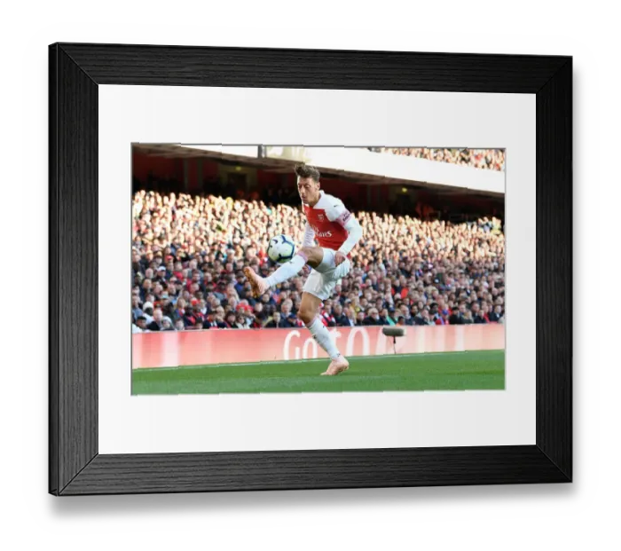 Framed Print : Mesut Ozil in Action: Arsenal vs Everton, Premier League 2018-19 Framed Print : Mesut Ozil in Action: Arsenal vs Everton, Premier League 2018-19