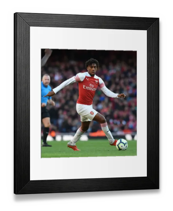 Framed Print : Arsenal's Alex Iwobi in Action against Everton - Premier League 2018-19