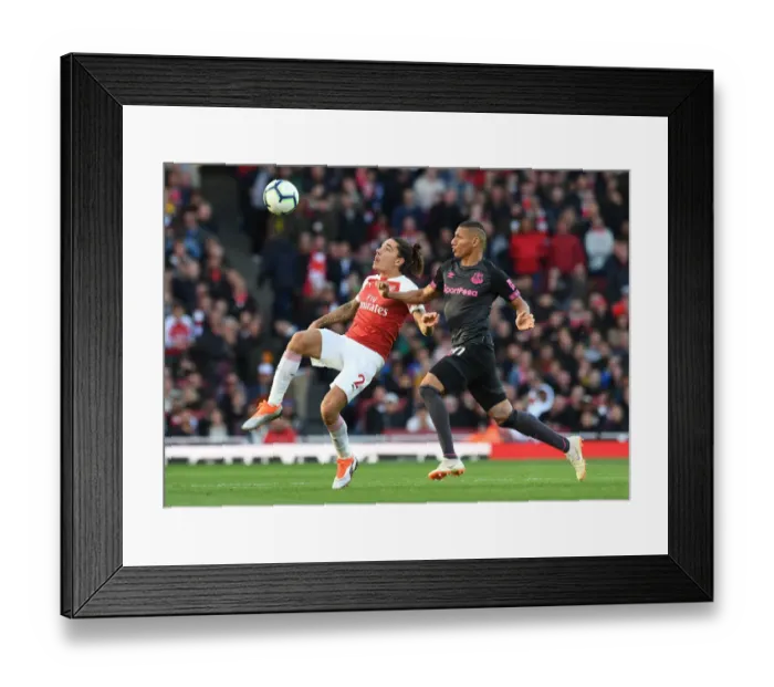 Framed Print : Clash at Emirates: Bellerin vs. Richarlison - Arsenal vs. Everton, Premier League 2018-19 Framed Print : Clash at Emirates: Bellerin vs. Richarlison - Arsenal vs. Everton, Premier League 2018-19