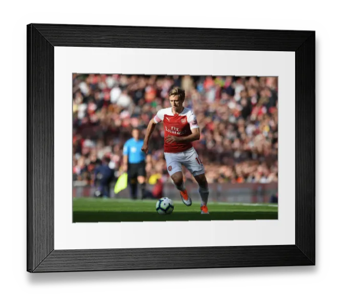 Framed Print : Nacho Monreal in Action: Arsenal vs Everton, Premier League 2018-19
