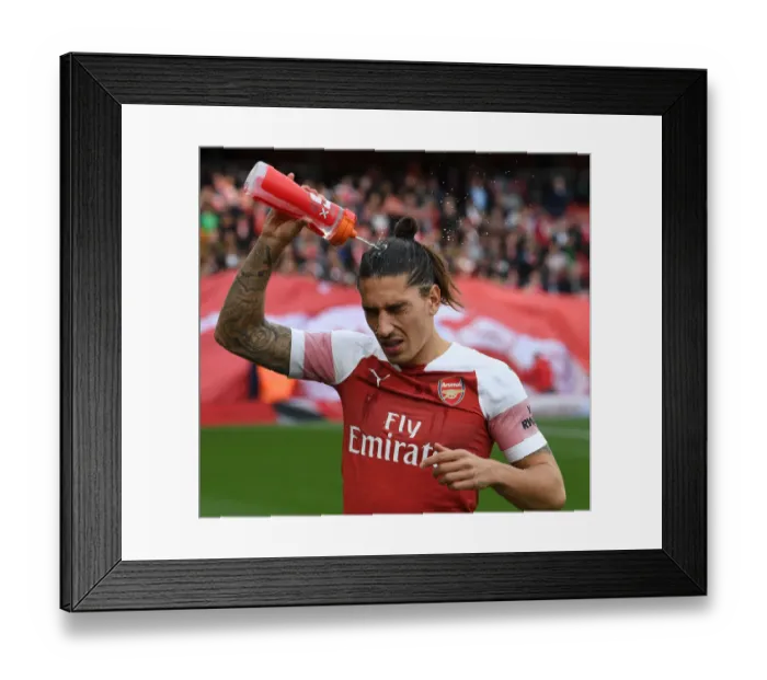 Framed Print : Hector Bellerin: Arsenal's Focused Defender Readies for Arsenal vs. Everton Showdown