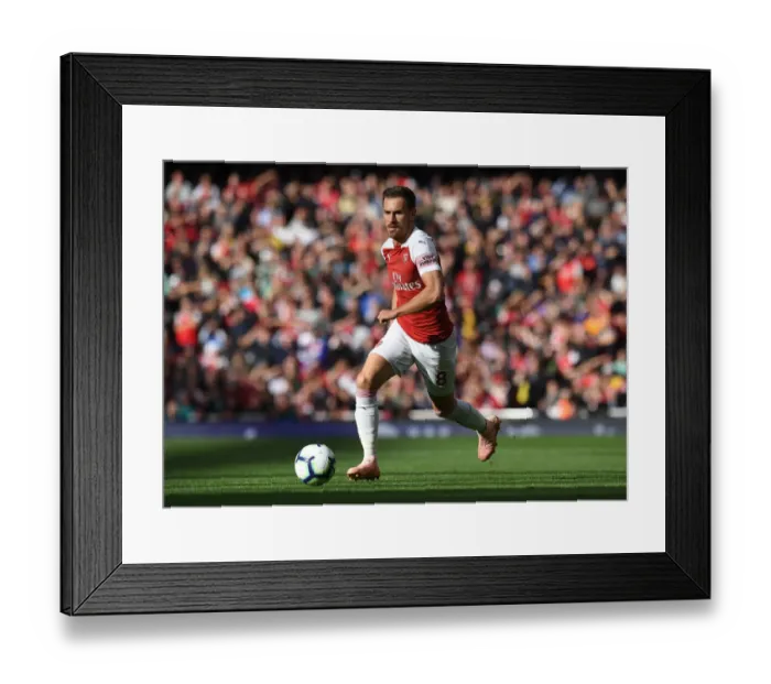 Framed Print : Arsenal's Aaron Ramsey in Action against Everton (2018-19) Framed Print : Arsenal's Aaron Ramsey in Action against Everton (2018-19)