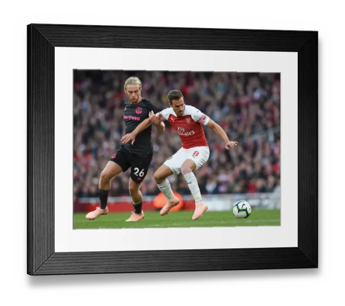 Framed Print : Intense Battle: Ramsey vs. Davies - Arsenal vs. Everton, Premier League 2018-19 Framed Print : Intense Battle: Ramsey vs. Davies - Arsenal vs. Everton, Premier League 2018-19
