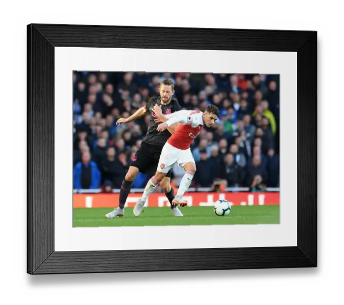 Framed Print : Clash of Midfield Maestros: Torreira vs Sigurdsson - Arsenal v Everton, Premier League 2018-19 Framed Print : Clash of Midfield Maestros: Torreira vs Sigurdsson - Arsenal v Everton, Premier League 2018-19