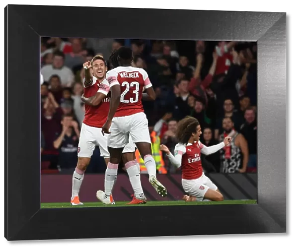 Arsenal Celebrate: Welbeck Scores Second Goal vs. Brentford in Carabao Cup