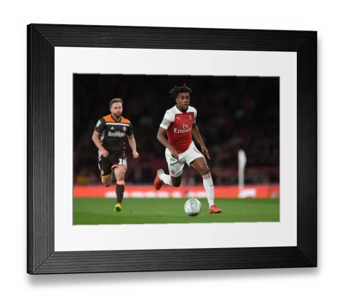 Framed Print : Alex Iwobi in Action: Arsenal vs. Brentford, Carabao Cup 2018-19 Framed Print : Alex Iwobi in Action: Arsenal vs. Brentford, Carabao Cup 2018-19