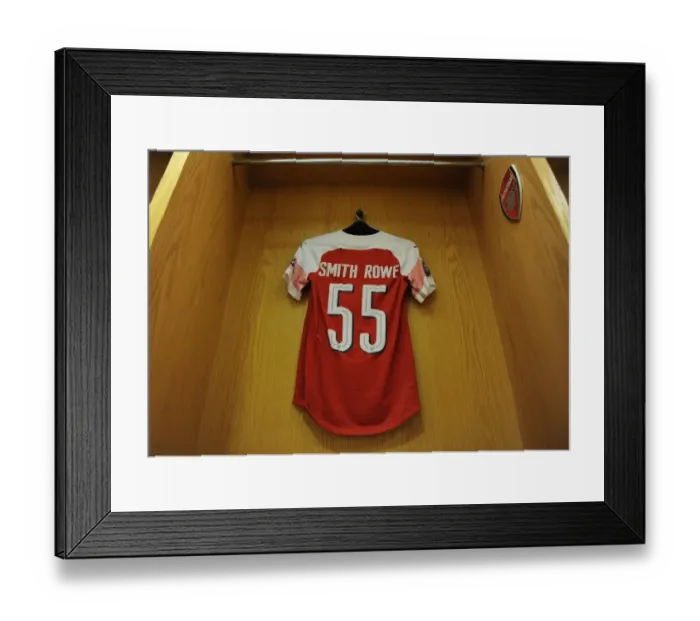 Framed Print : Emile Smith Rowe in Arsenal Changing Room before Carabao Cup Match vs Brentford Framed Print : Emile Smith Rowe in Arsenal Changing Room before Carabao Cup Match vs Brentford