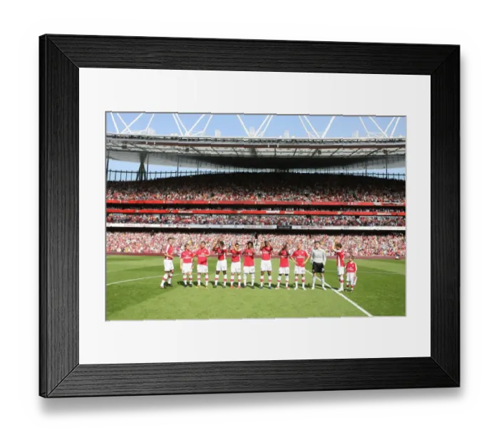 Framed Print : Arsenal vs Stoke City, 4:1 Win: The Arsenal Team Line-Up, Barclays Premier League, Emirates Stadium, London, May 24, 2009
