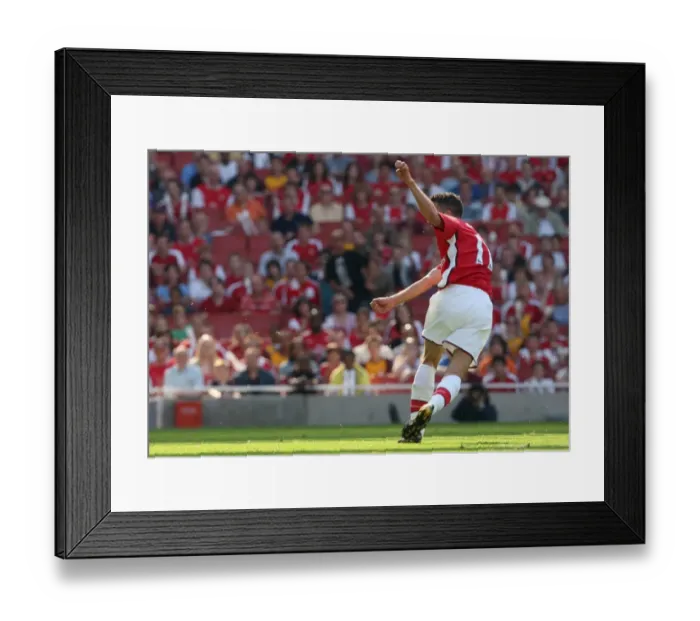 Framed Print : Robin van Perise scores Arsenals 4th goal his 2nd