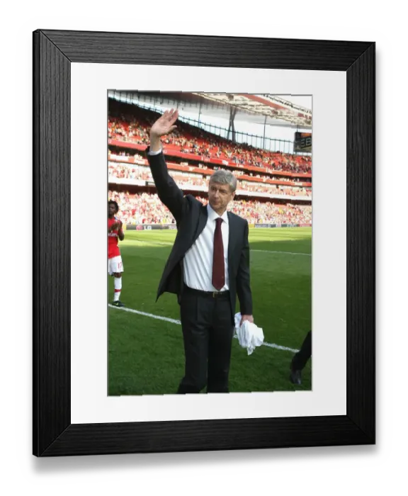 Framed Print : Wenger's Triumph: Arsenal's Exhilarating 4-1 Victory Over Stoke City in the Premier League Framed Print : Wenger's Triumph: Arsenal's Exhilarating 4-1 Victory Over Stoke City in the Premier League