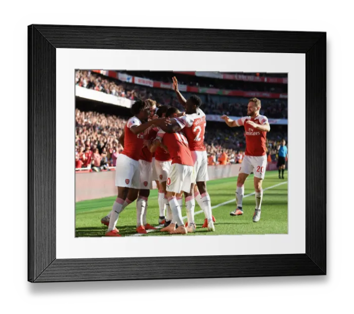 Framed Print : Mesut Ozil Scores and Celebrates with Arsenal Team Mates: Arsenal vs. Watford, Premier League 2018-19 Framed Print : Mesut Ozil Scores and Celebrates with Arsenal Team Mates: Arsenal vs. Watford, Premier League 2018-19
