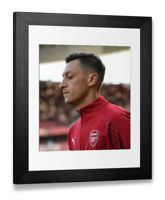 Framed Print : Mesut Ozil: Arsenal FC's No. 10 Ready for Action Against Watford FC (2018-19) Framed Print : Mesut Ozil: Arsenal FC's No. 10 Ready for Action Against Watford FC (2018-19)