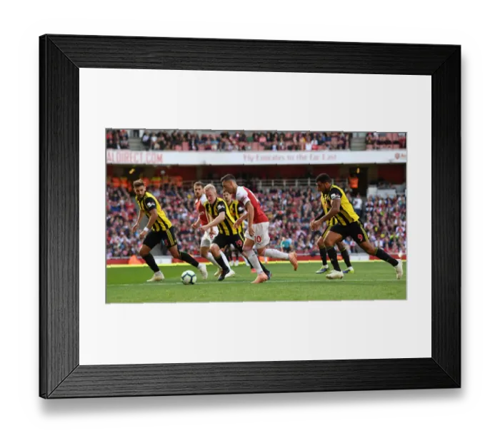 Framed Print : Mesut Ozil vs. Will Hughes: Arsenal vs. Watford, Premier League Showdown (2018-19) Framed Print : Mesut Ozil vs. Will Hughes: Arsenal vs. Watford, Premier League Showdown (2018-19)