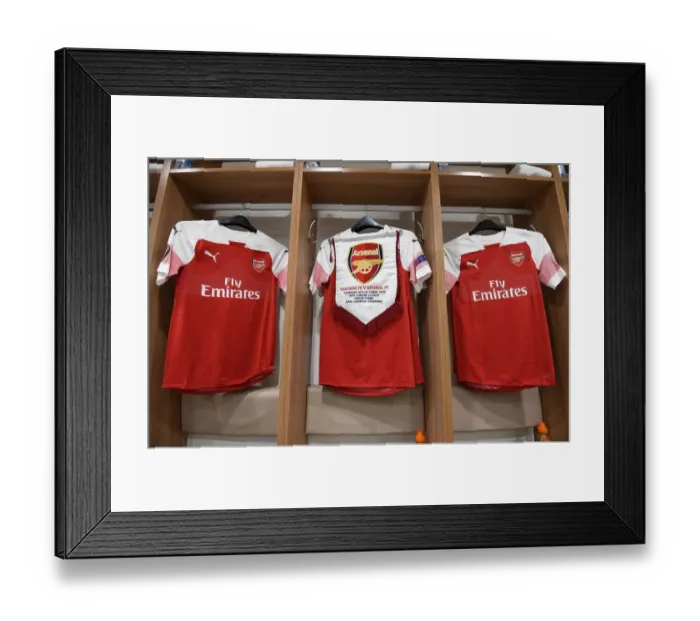 Framed Print : Arsenal's Europa League Preparation: Shirt and Pennant in Qarabag Changing Room (2018) Framed Print : Arsenal's Europa League Preparation: Shirt and Pennant in Qarabag Changing Room (2018)